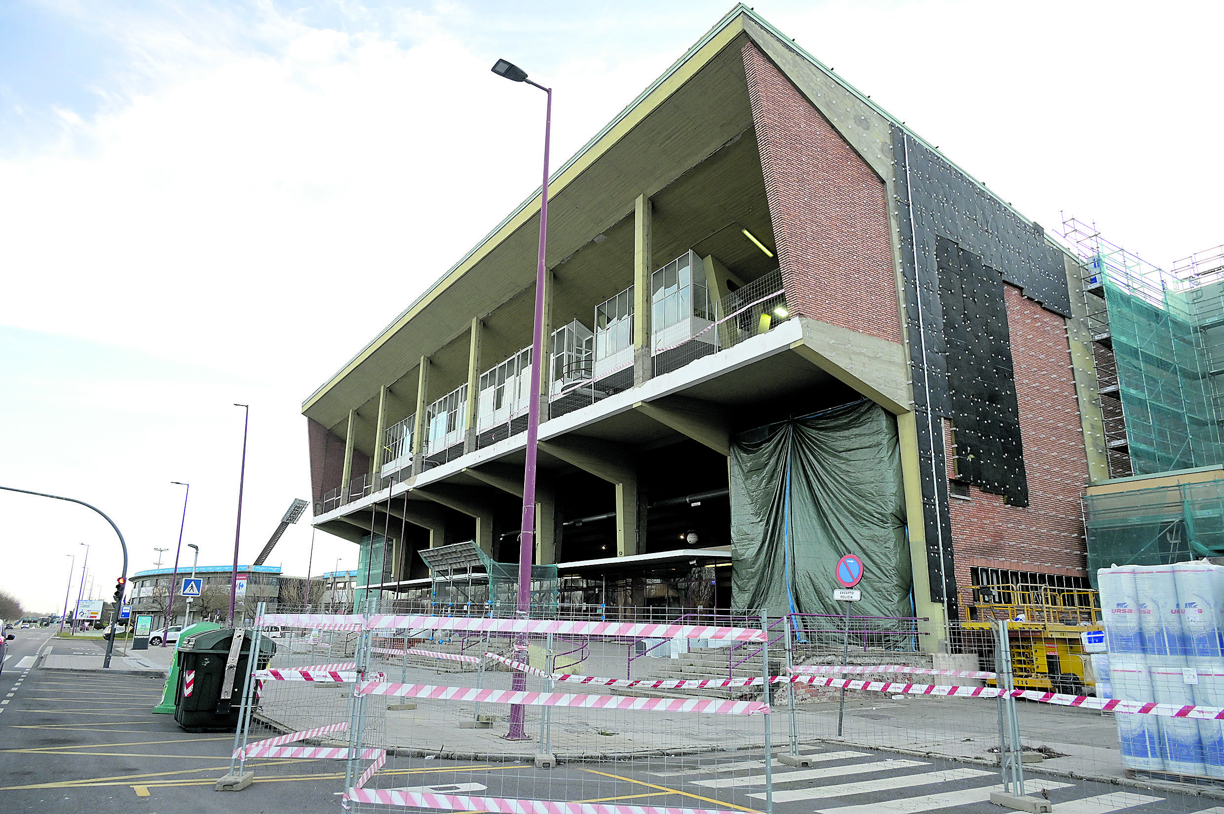 Imagen que presenta ahora mismo el Palacio Municipal de Deportes. | MAURICIO PEÑA