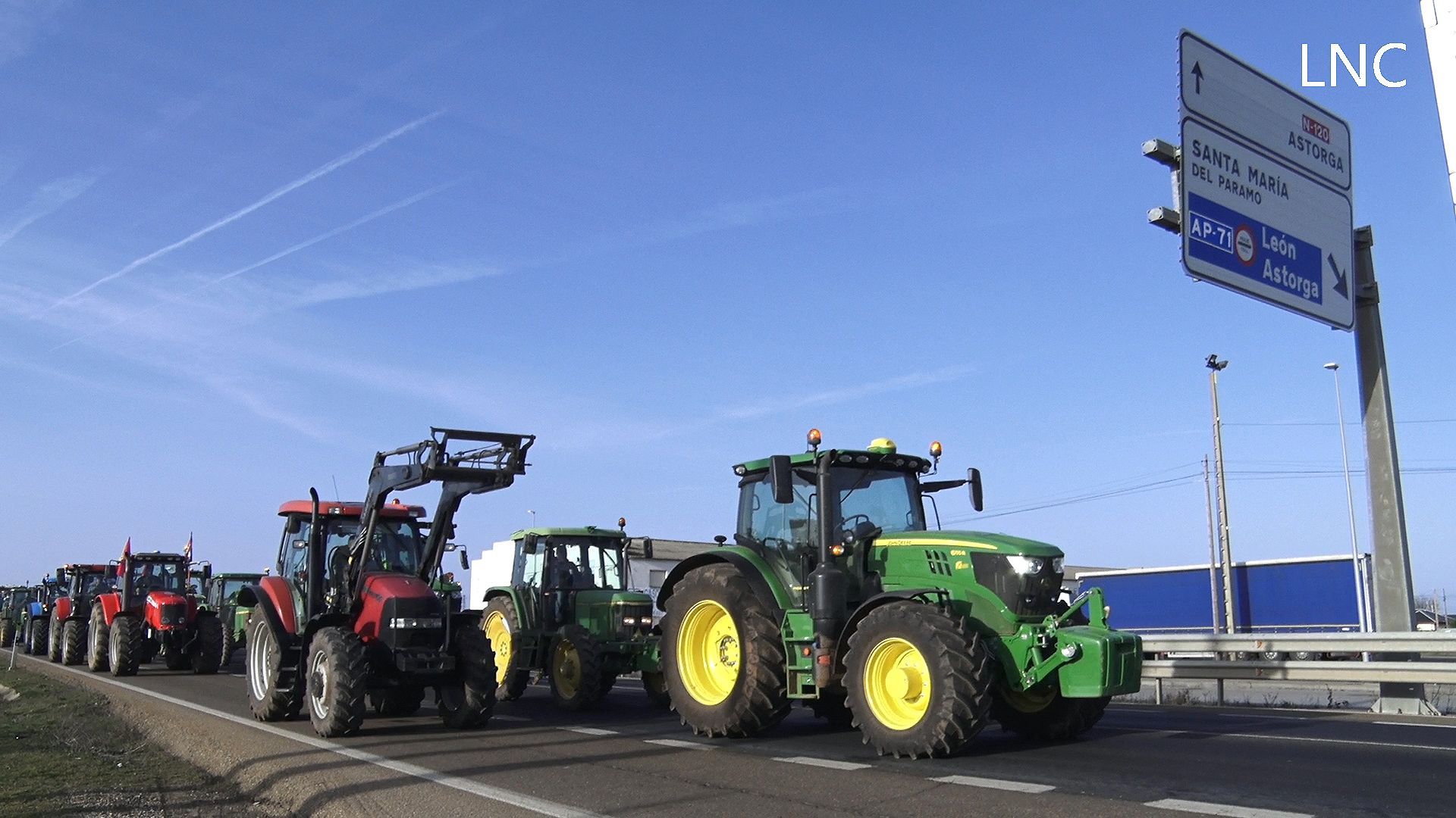 Una de las últimas tractorada en León en una imagen de archivo. | MAURICIO PEÑA