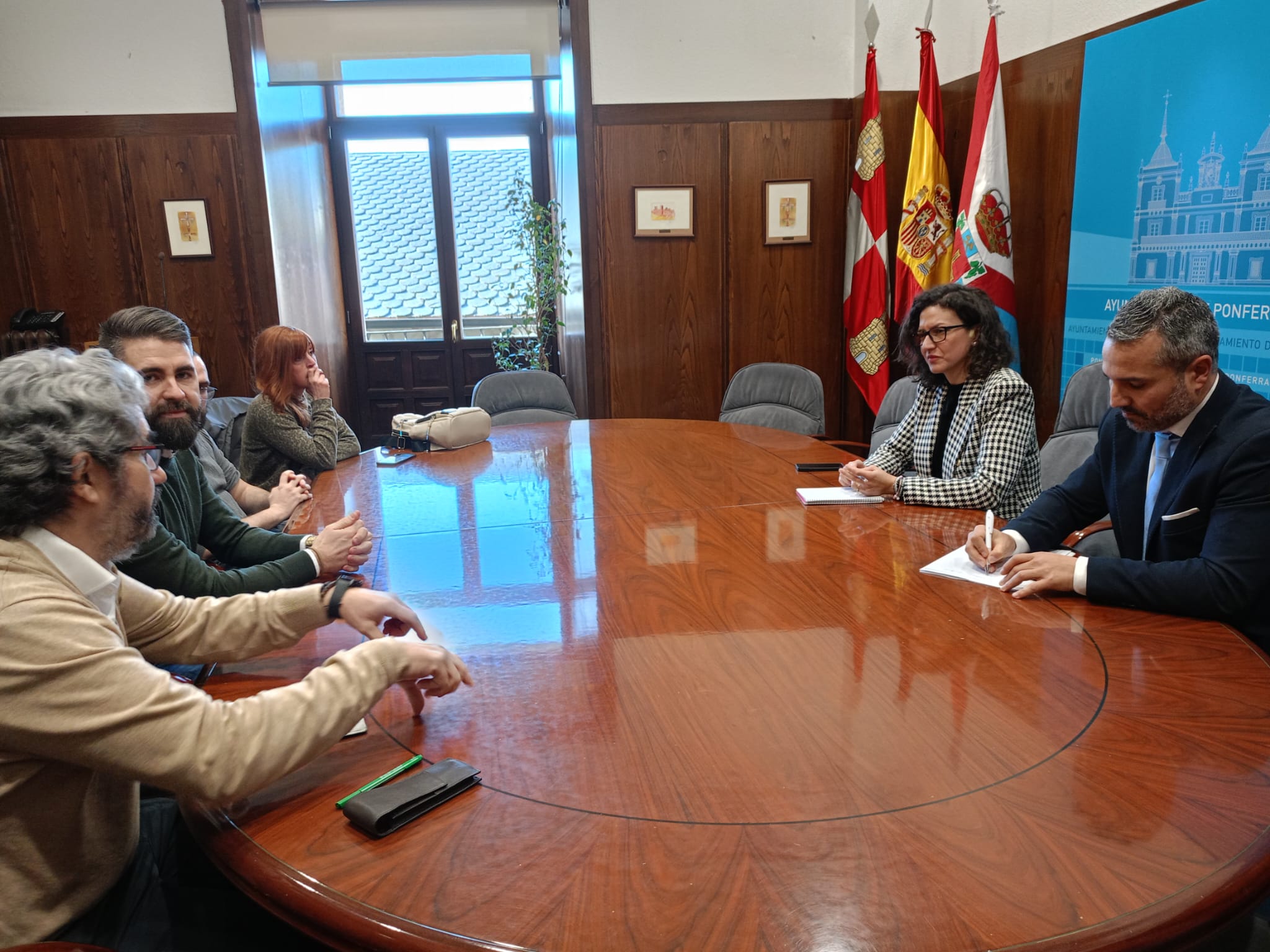 Reunión en el Ayuntamiento de Ponferrada.