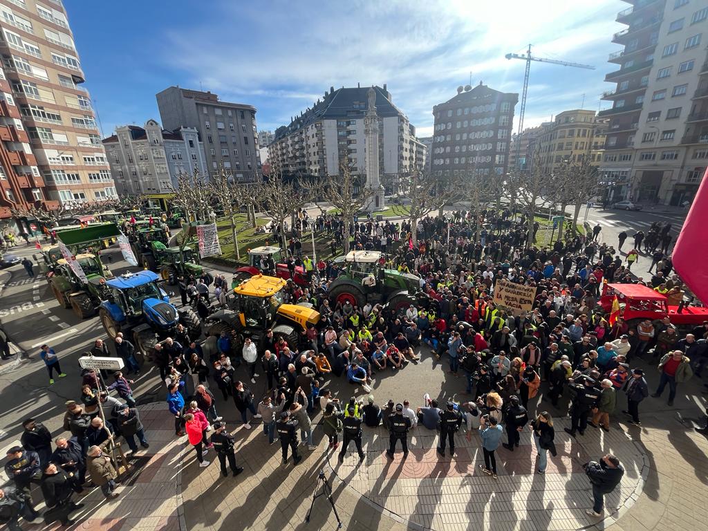 Histórica tractorada en León que ahora la ABA espera reeditar en el Bierzo. | SAÚL ARÉN