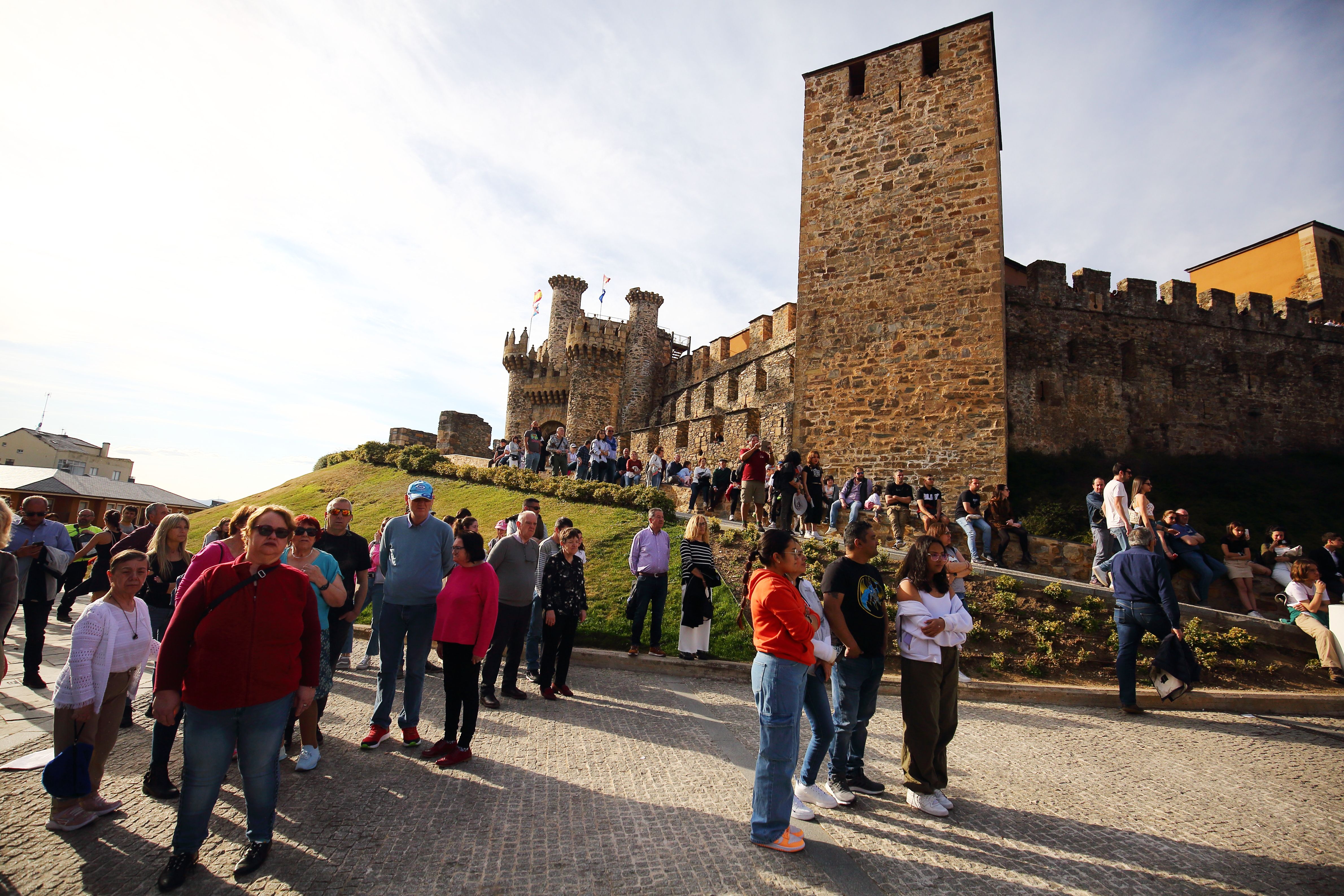 Turistas en el castillo. | ICAL