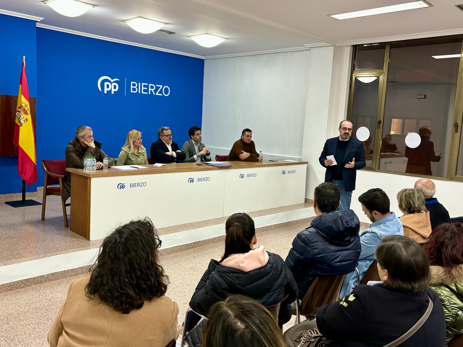 Un instante en la asamblea del PP de Ponferrada.