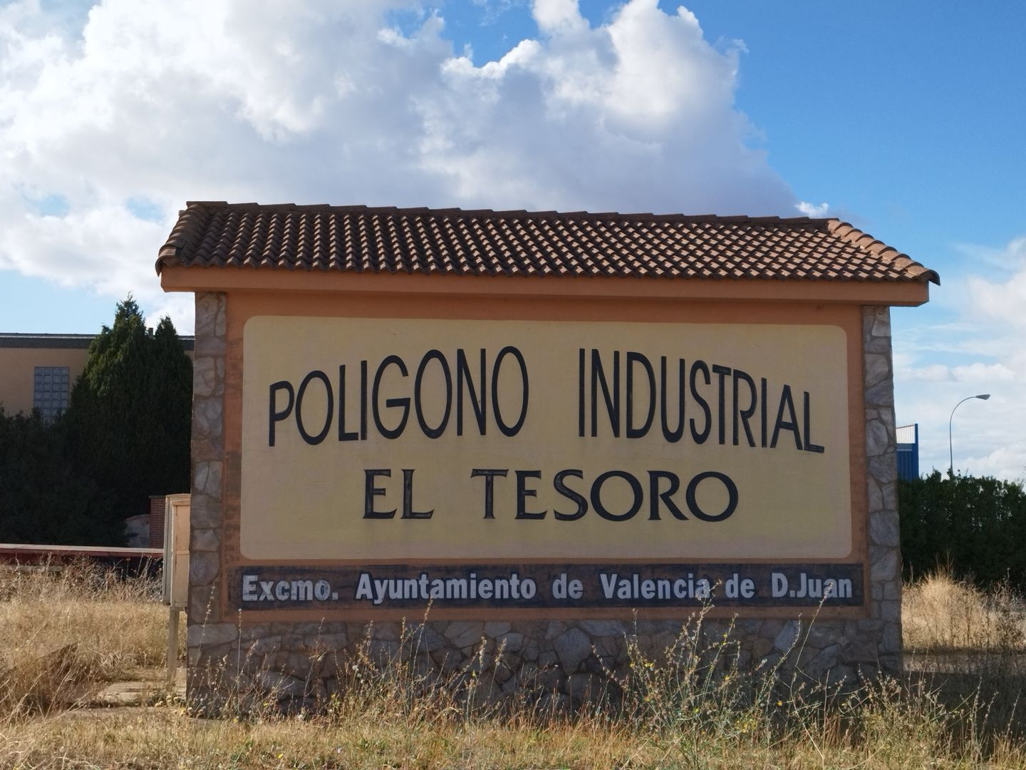 Entrada del polígono industrial 'El Tesoro'. | L.N.C.
