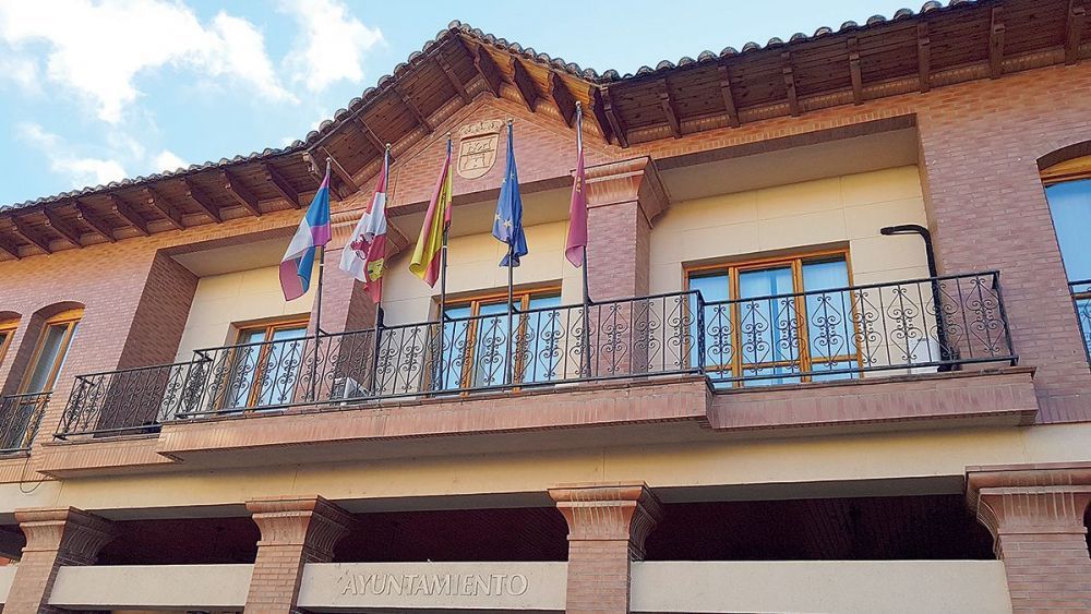 Vista del Ayuntamiento de Santa María del Páramo. | L.N.C.