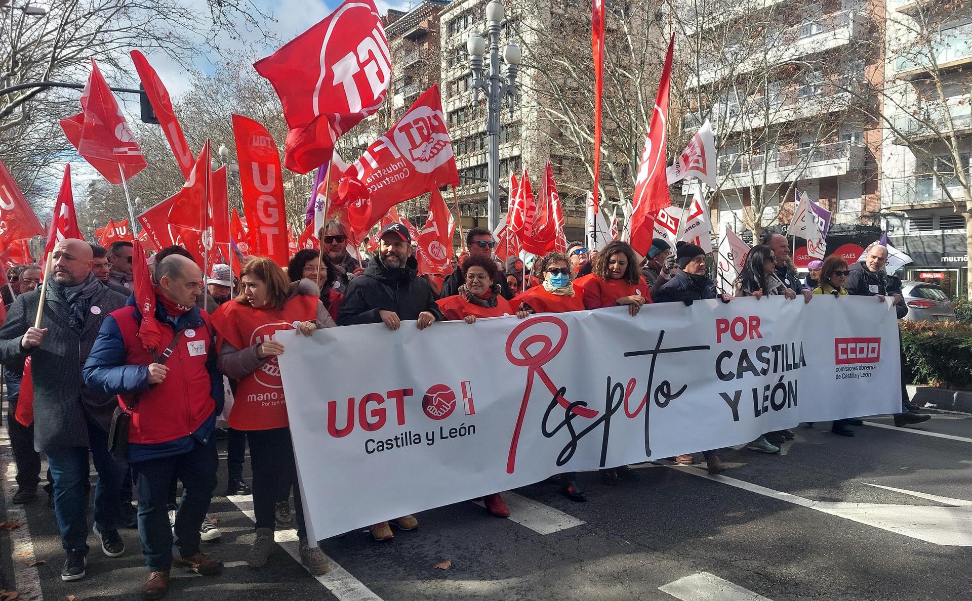 Unas 4.000 personas se concentran en Valladolid contra las políticas de "recortes" de la Junta. | Europa Press
