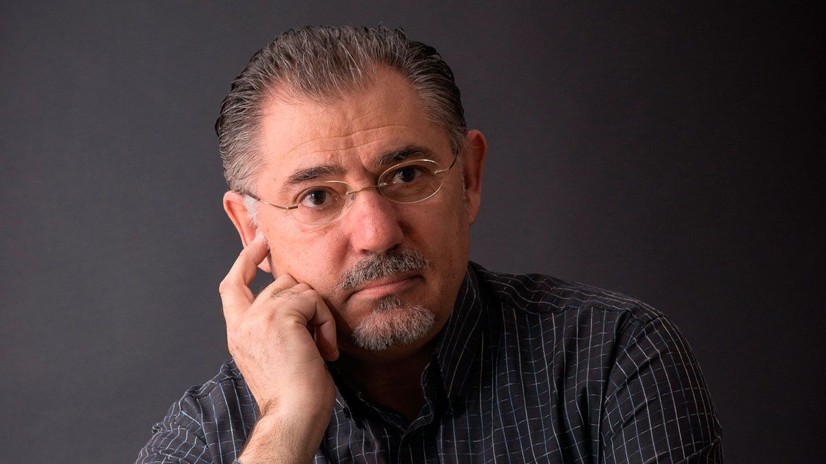 Ricardo Magaz regresa a la narrativa con ‘Perro no come perro’. | ROBERDC