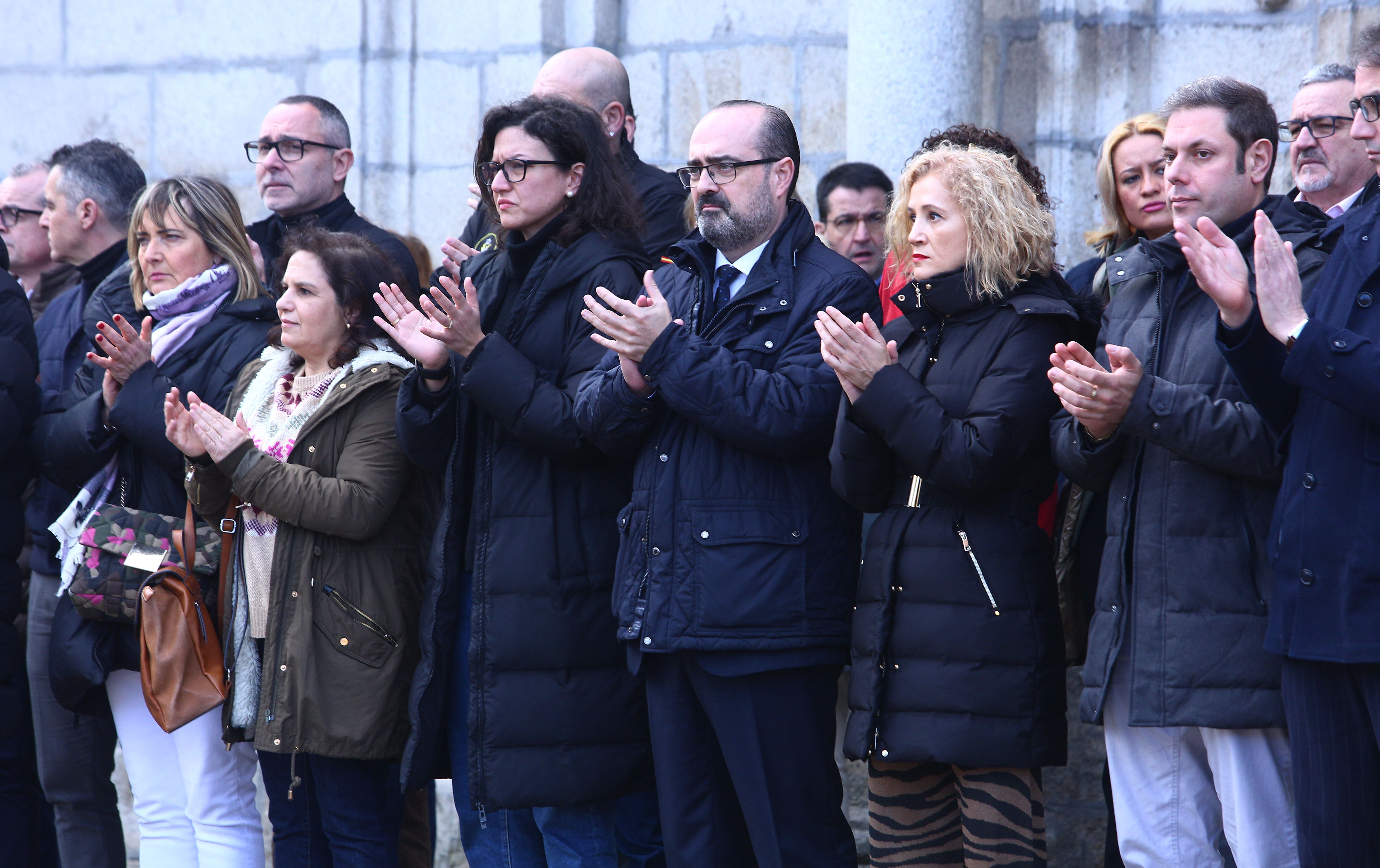 Aplausos tras el minuto de silencio en el Ayuntamiento de Ponferrada. | César Sánchez (Ical)