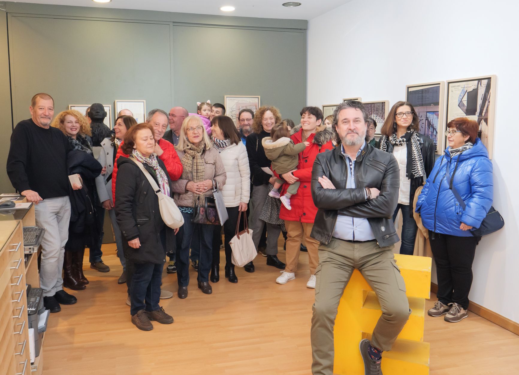 El artista palentino estuvo muy bien arropado en la inauguración de la muestra en Espacio_ E. ::vicente garcía