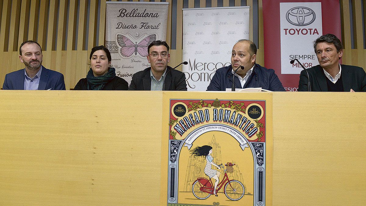 Un momento de la presentación de la novena edición del Mercado Romántico en Sierra Pambley. | MAURICIO PEÑA