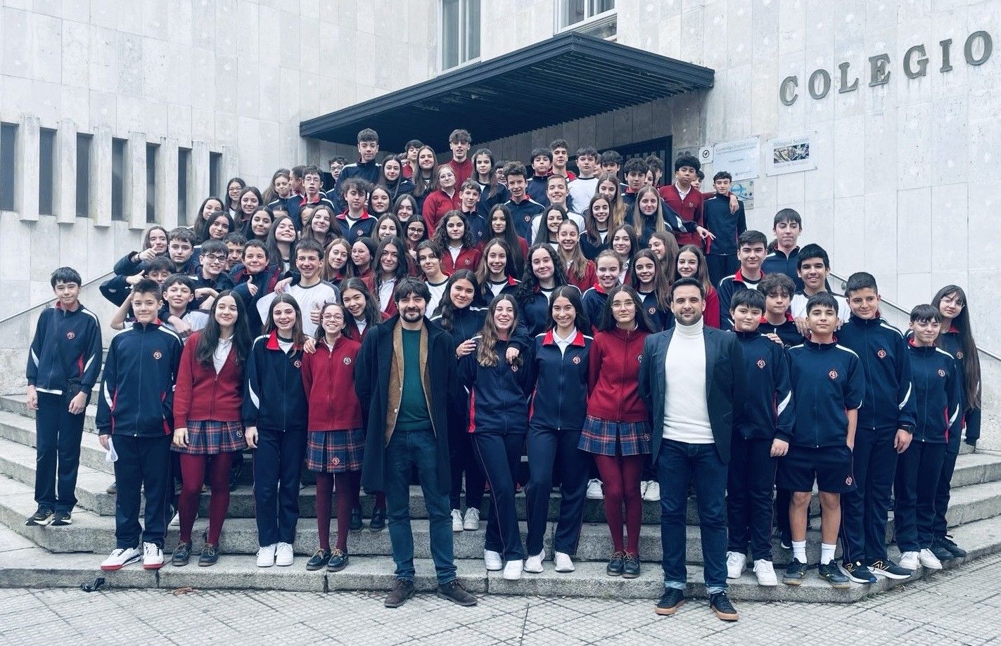 Encuentro del Colegio Leonés con el escritor Emilio Gancedo. | L.N.C.
