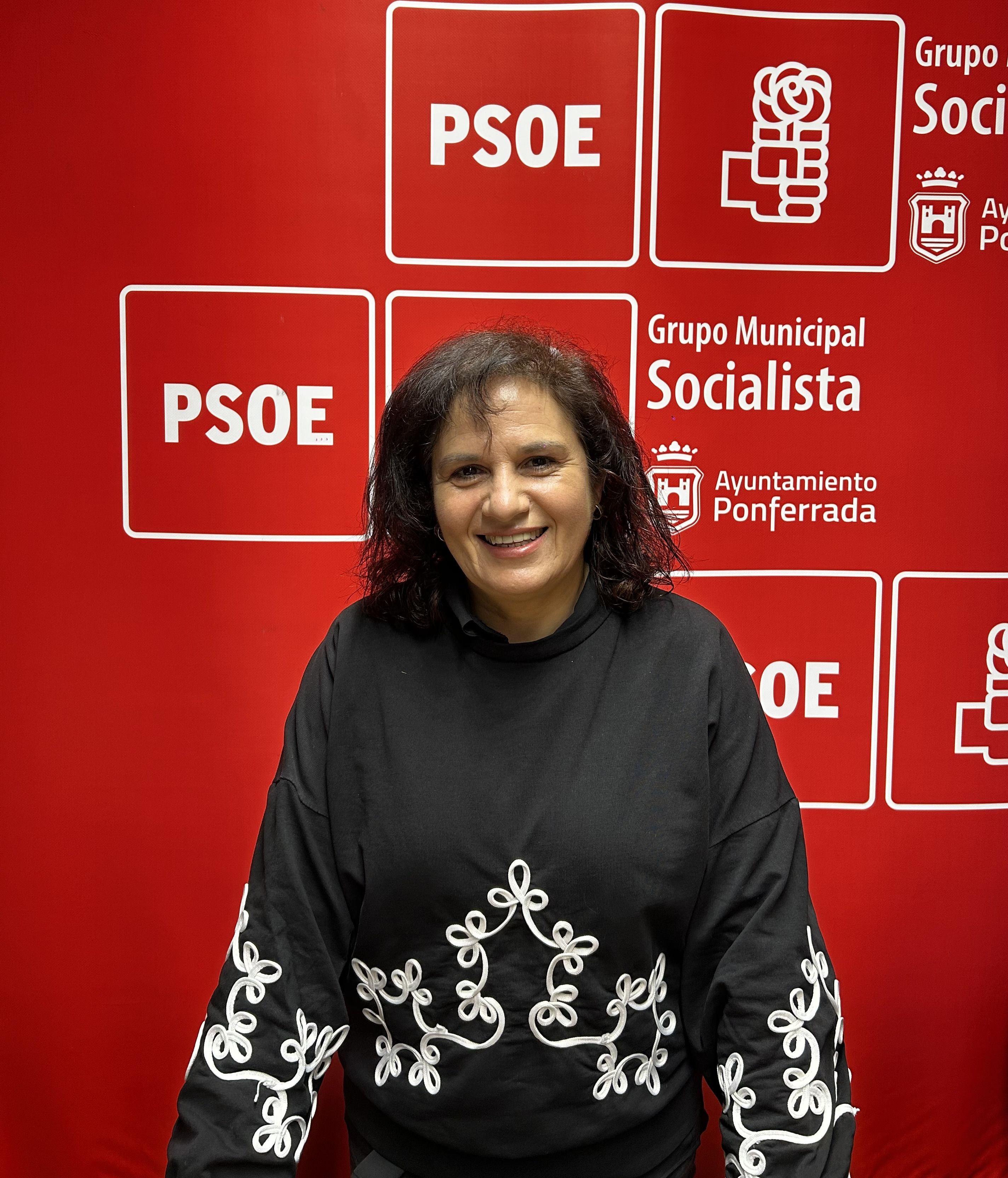 Rivada es concejala del PSOE en Ponferrada. 