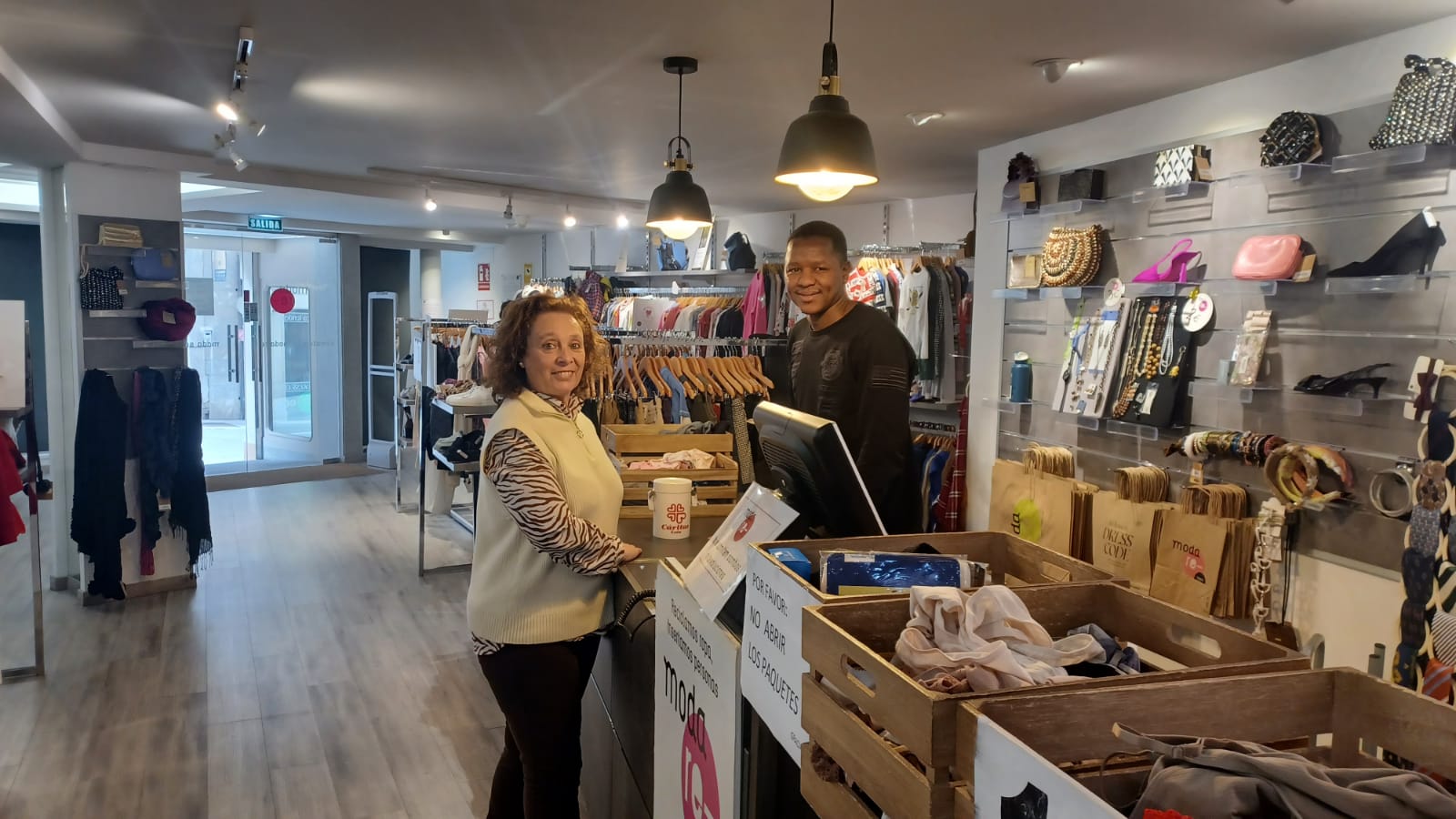 La directora de Cáritas en León, Aurora Baza, este martes en Moda re-. | L.N.C.