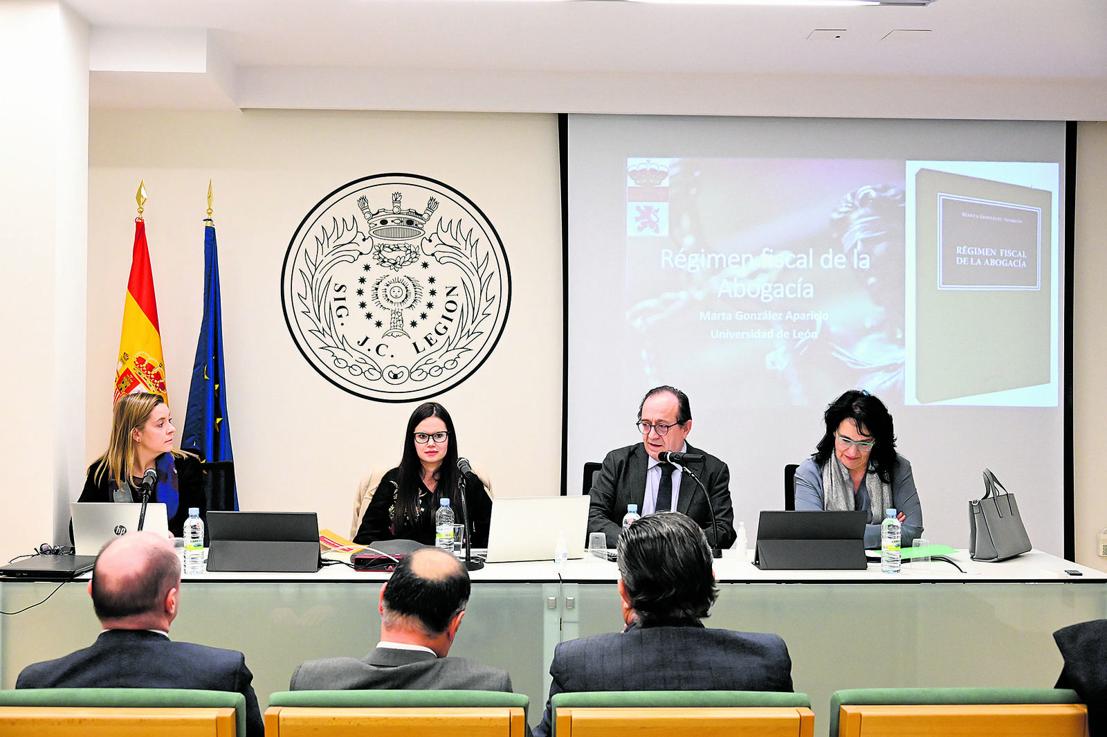 Presentación del libro y jornada formativa en el Colegio de la Abogacía de León. | SAÚL ARÉN