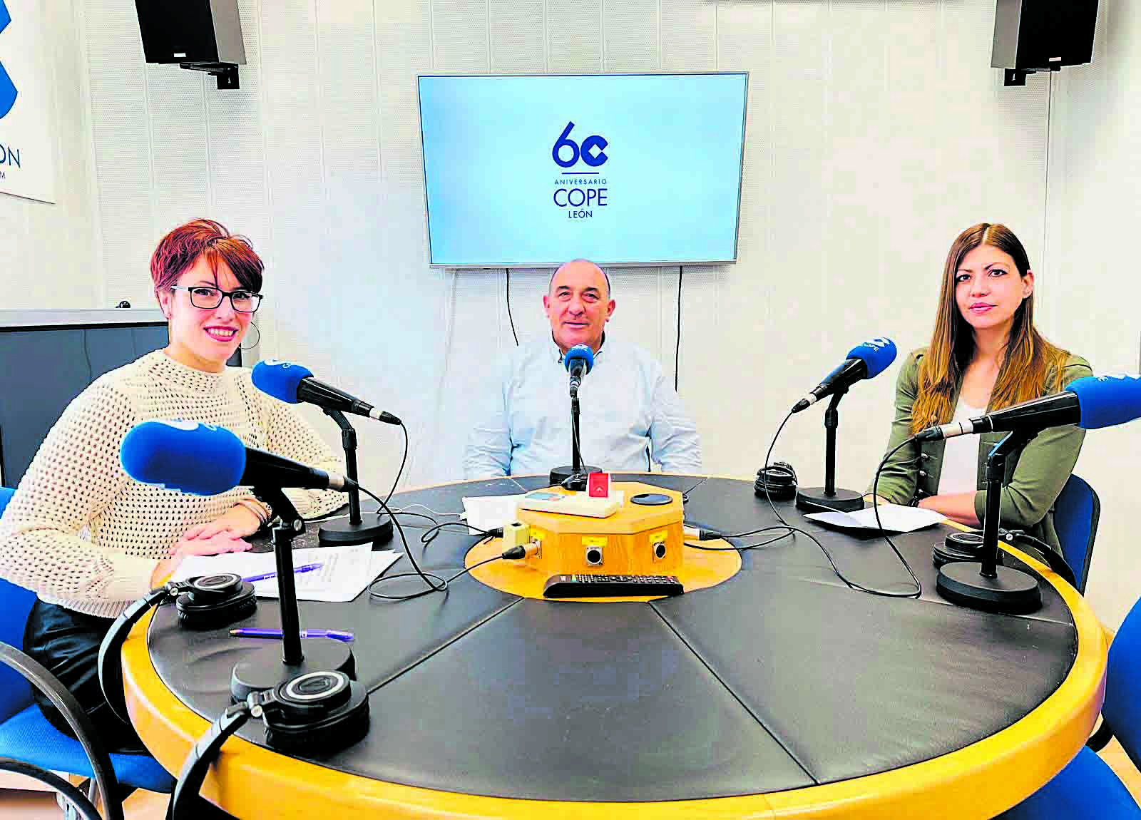 El gerente de la Bodega El Capricho de Jiménez de Jamuz, José Gordón, este miércoles en Cope León. | L.N.C.