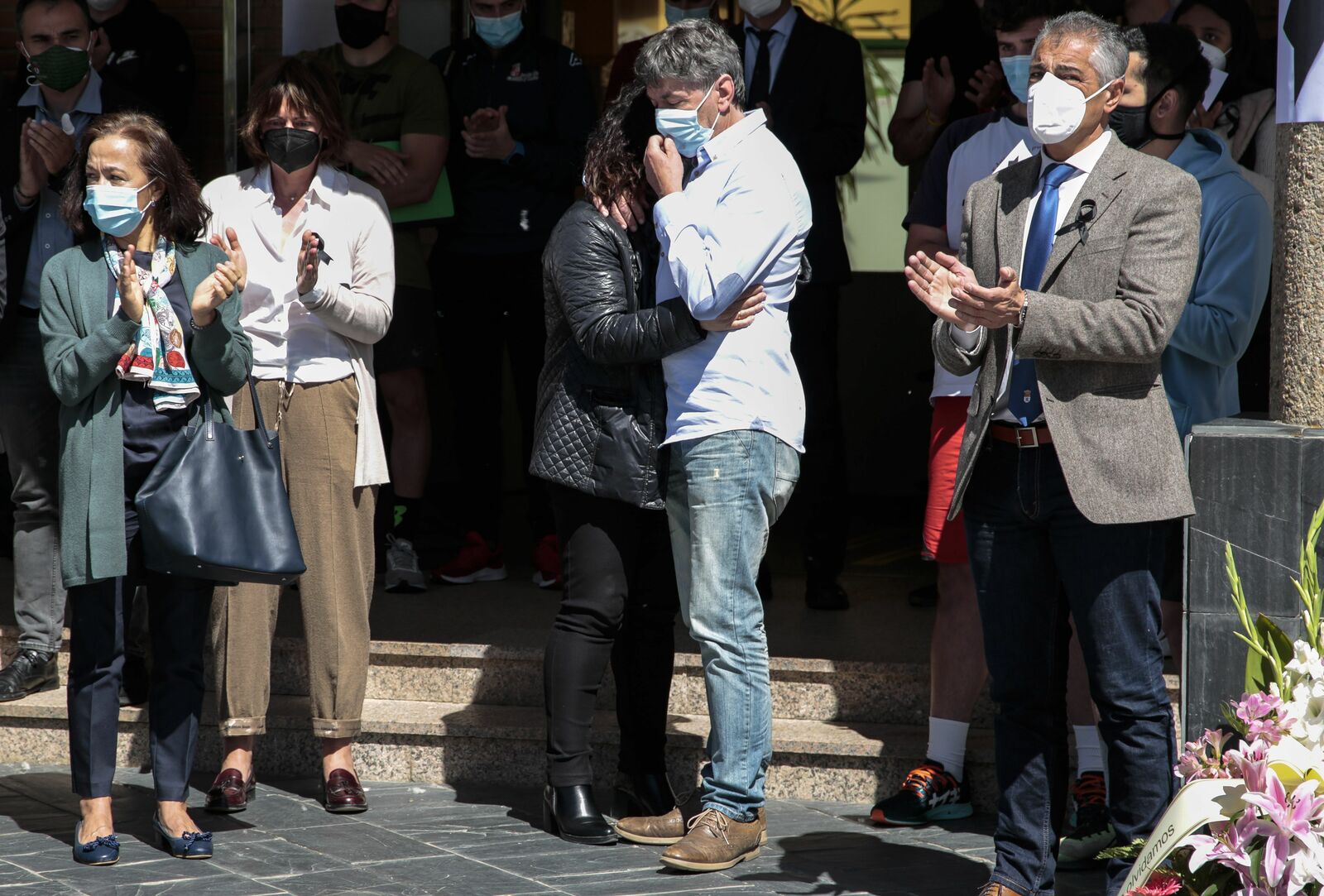 Minuto de silencio en el Campus de Vegazana por el asesinato de Mario Fuentes el 17 de mayo de 2021. | CAMPILLO (ICAL)