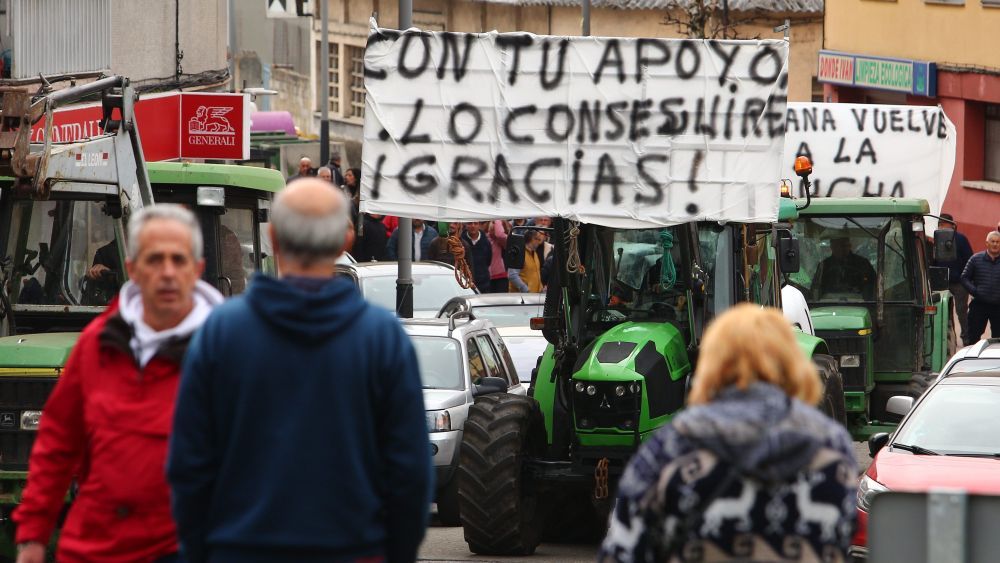 Imagen de archivo de la tractorada por las calles de Villablino. | César Sánchez (Ical)