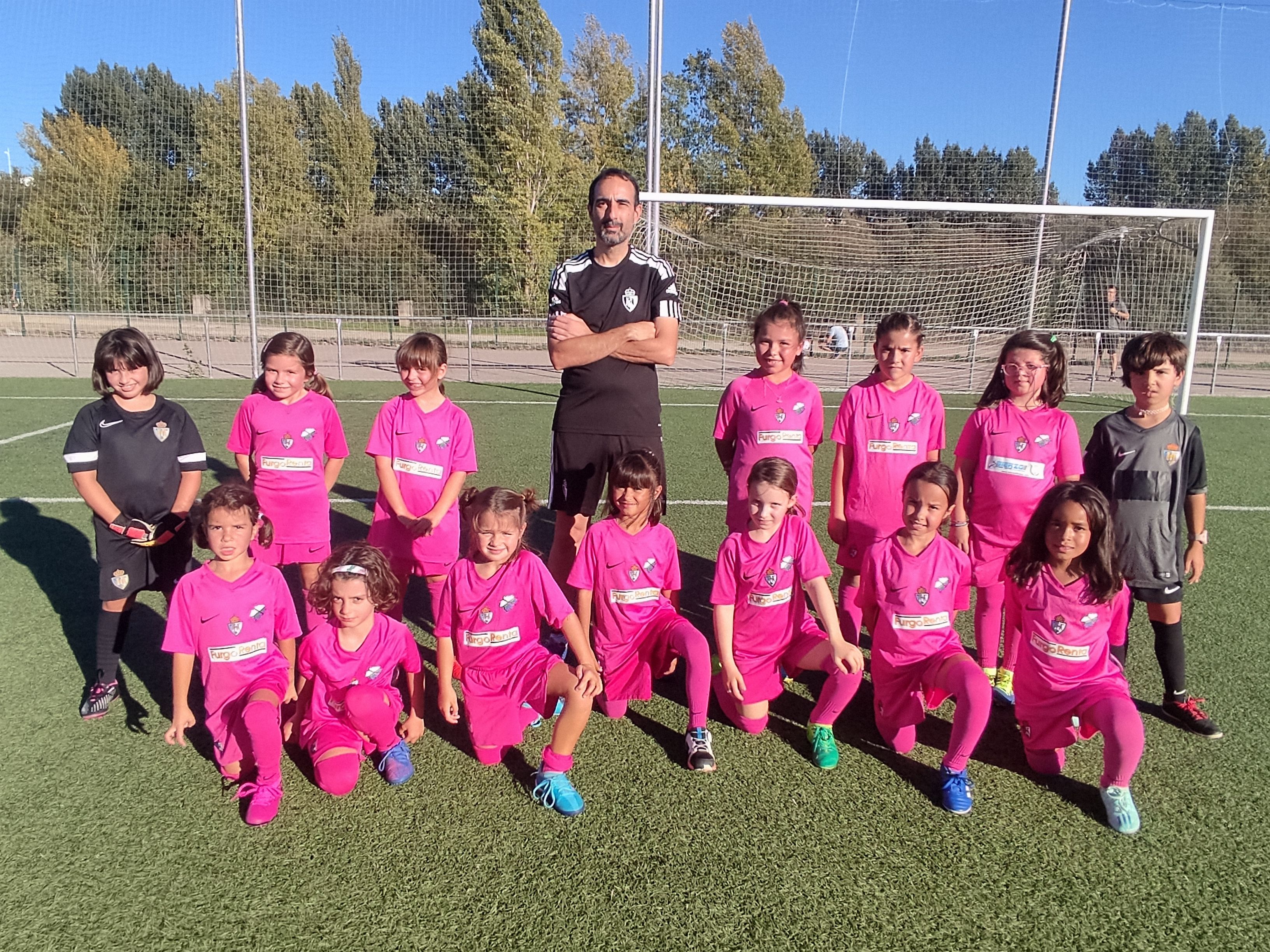 Equipo prebenjamin de la Deportiva Femenina.