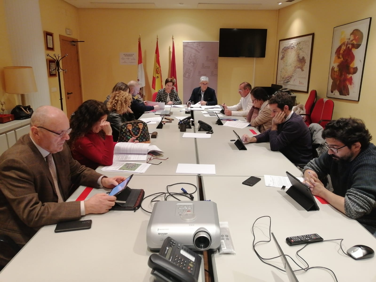 Un momento de la reunión de la Comisión Territorial de Patrimonio en la Delegación Territorial de León. | L.N.C.