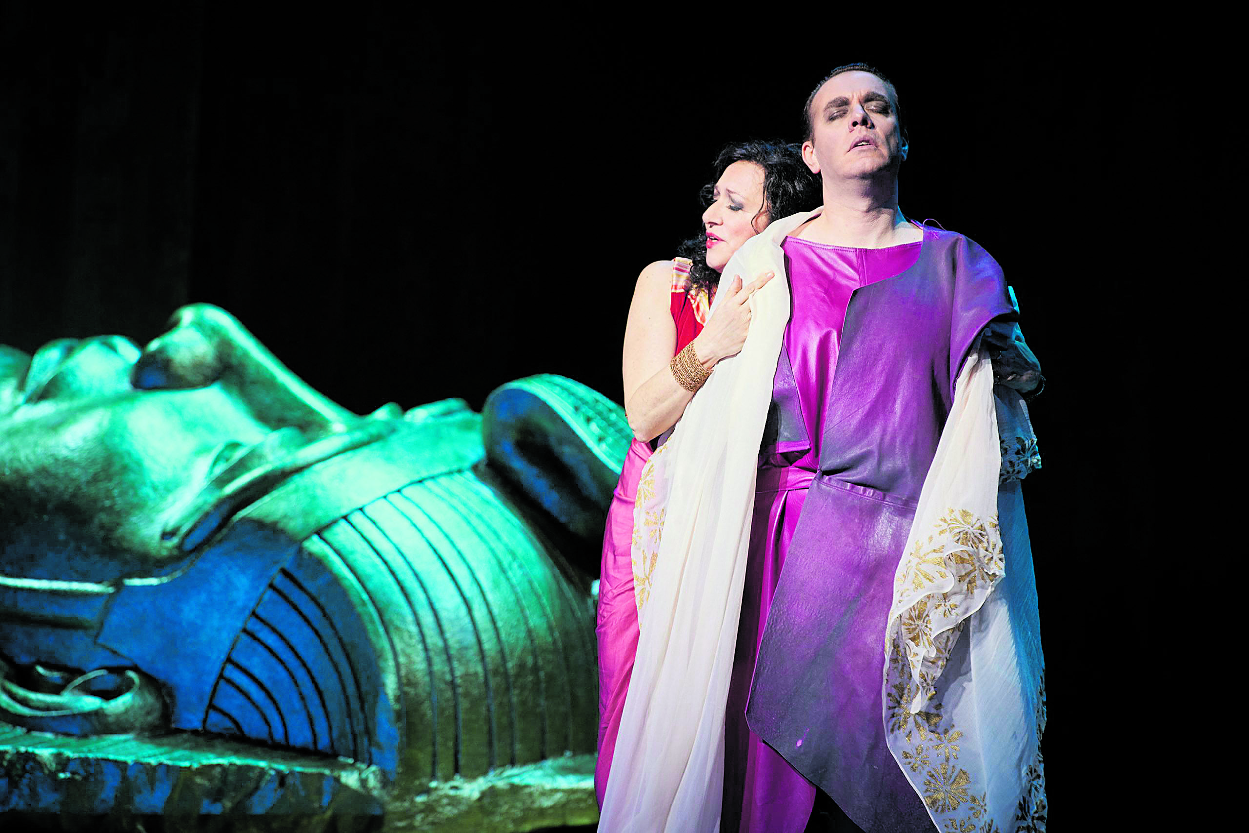 Krassimira Stoyanova y Francesco Meli en la representación de ‘Aida’ desde Dresde. | LUDWIG OLAH