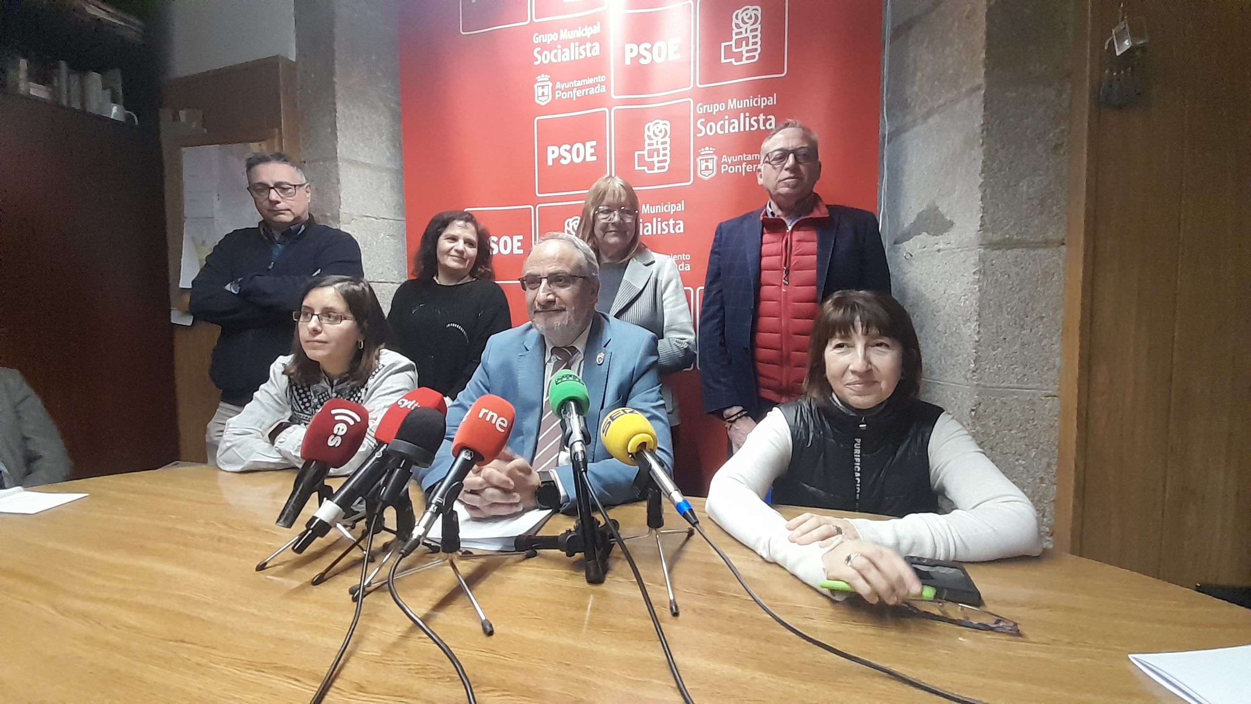 Presentación de la decisión adoptada por el PSOE en Ponferrada. | MAR IGLESIAS