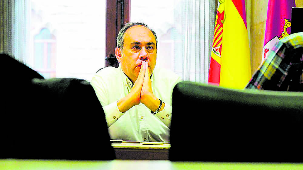 El alcalde, Valentín Martínez. | MAURICIO PEÑA