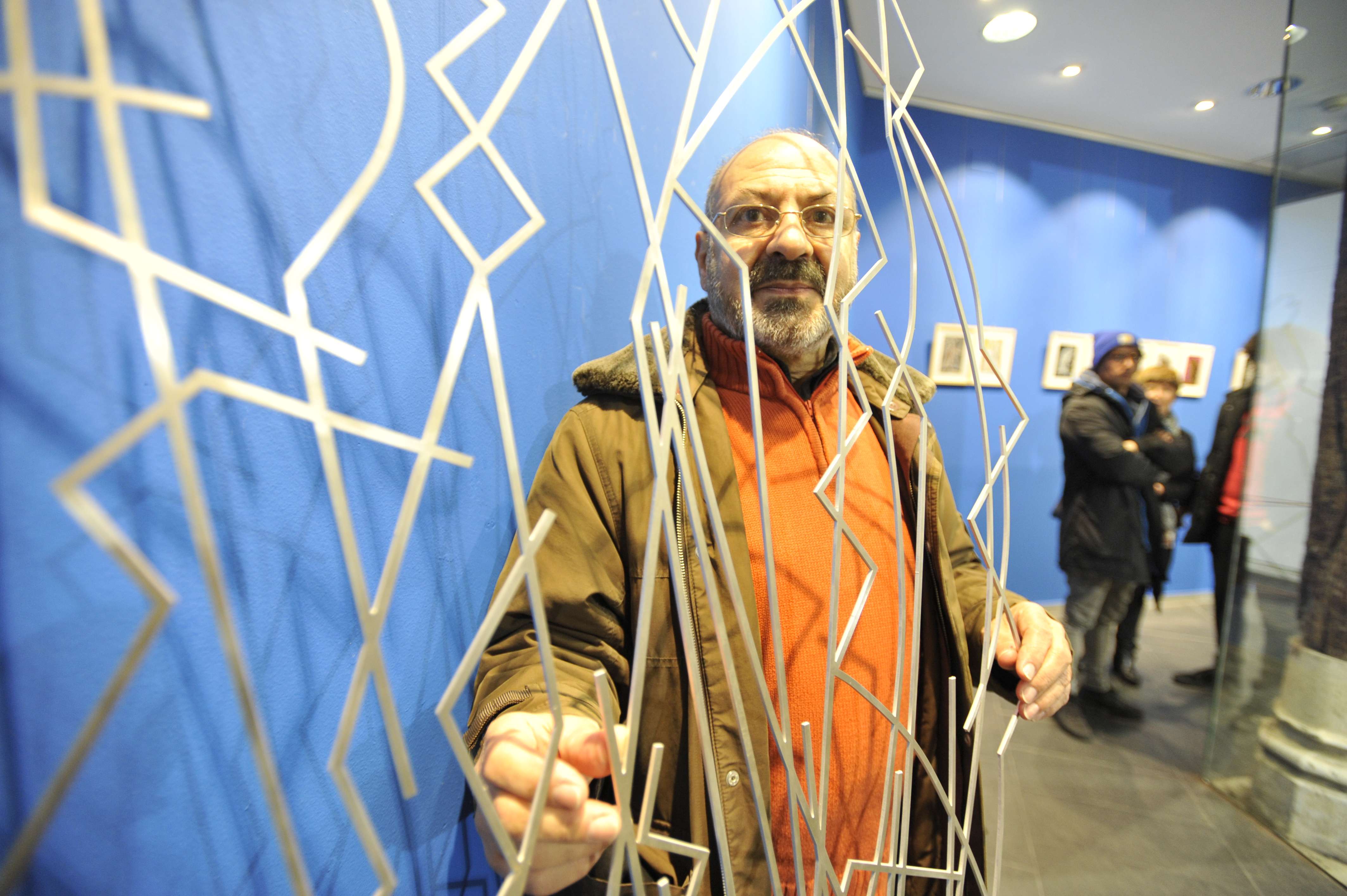 El artista leonés Esteban Tranche expone en Cuca La Vaina. | DANIEL MARTÍN