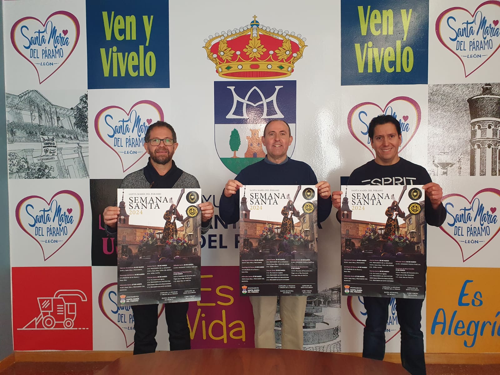 Vicente García, Miguel Ángel González y Omar Sabaria en la presentación del cartel. | L.N.C.