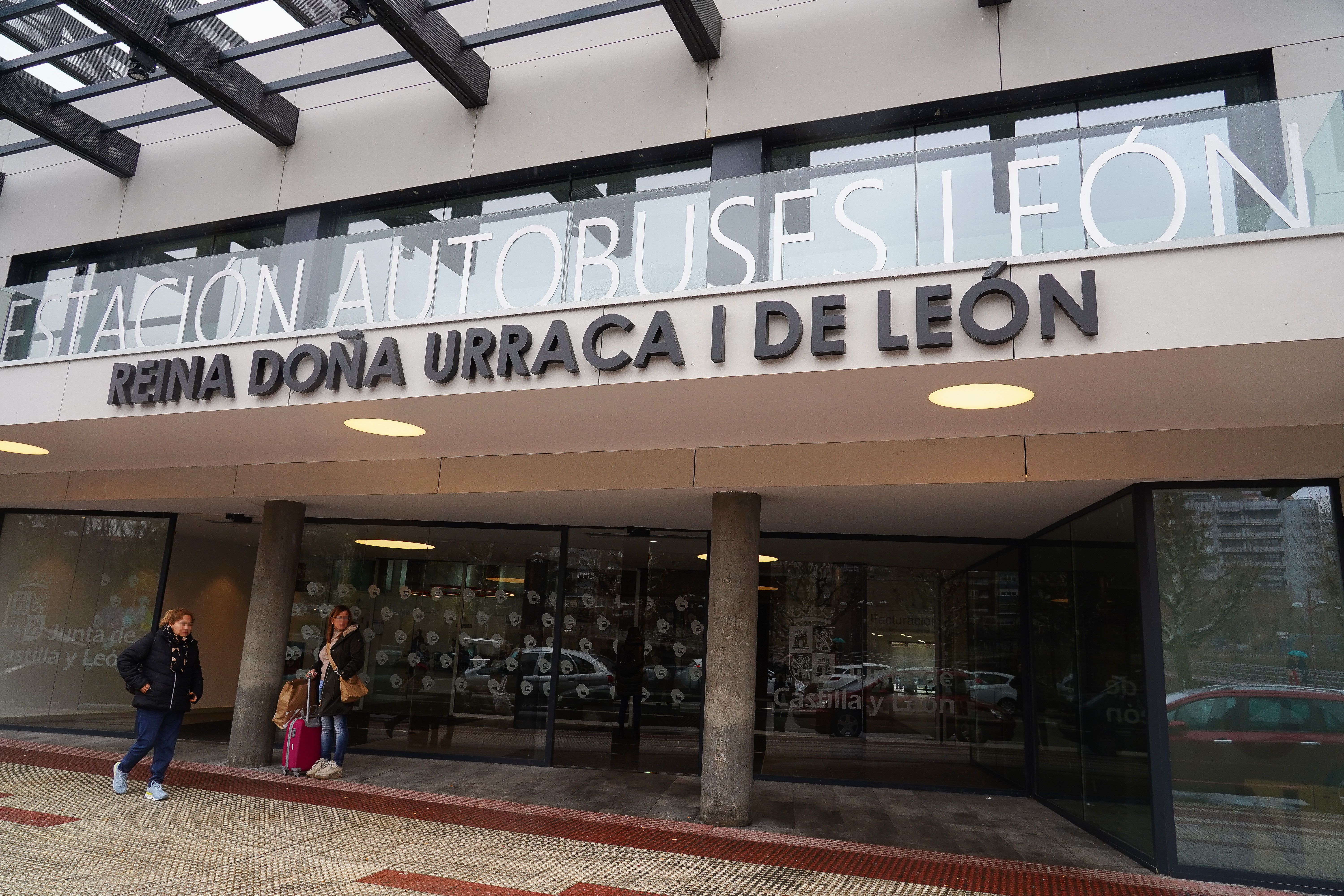 Fachada de la estación de autobuses Reina Doña Urraca I de León. | CAMPILLO (ICAL)