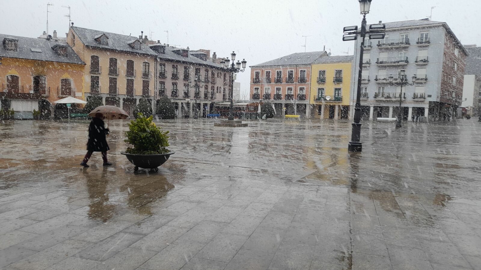 Nevada desde el Ayuntamiento de Ponferrada. | MAR IGLESIAS