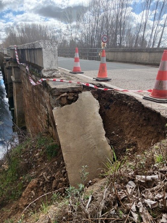 Desprendimiento en el acceso a Villafer. | L.N.C.