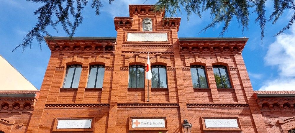 Fachada de la sede de Cruz Roja en León. | L.N.C.
