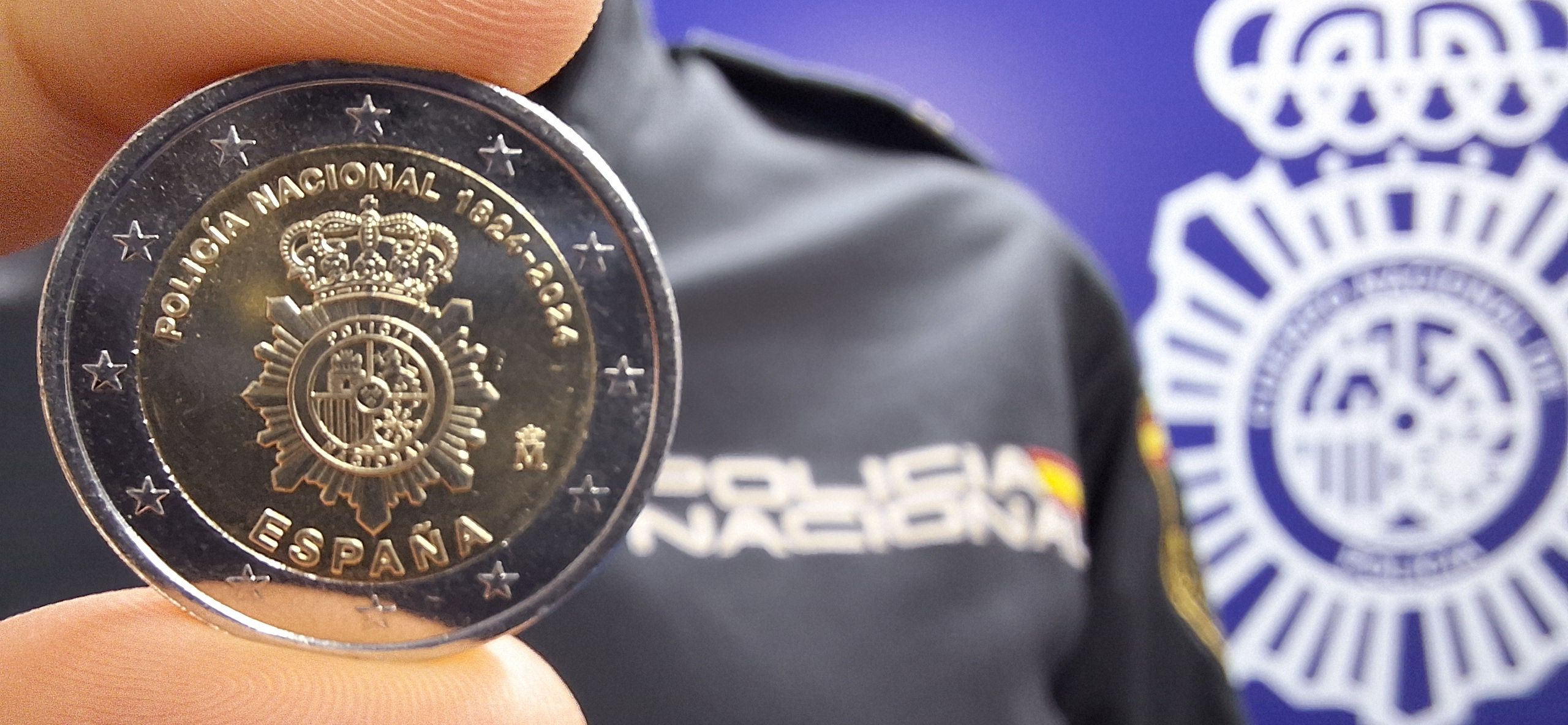 Moneda conmemorativa del 200 aniversario de la creación de la Policía Nacional. | L.N.C.