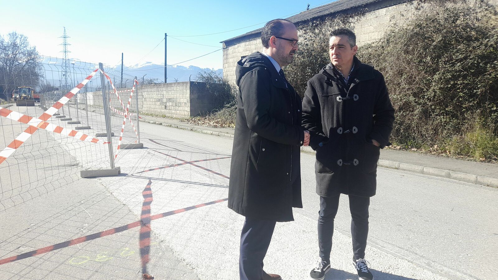 Morala y Mendo en una vista a la zona del Cylog en obras, antes de que dejara la Concejalía. | MAR IGLESIAS