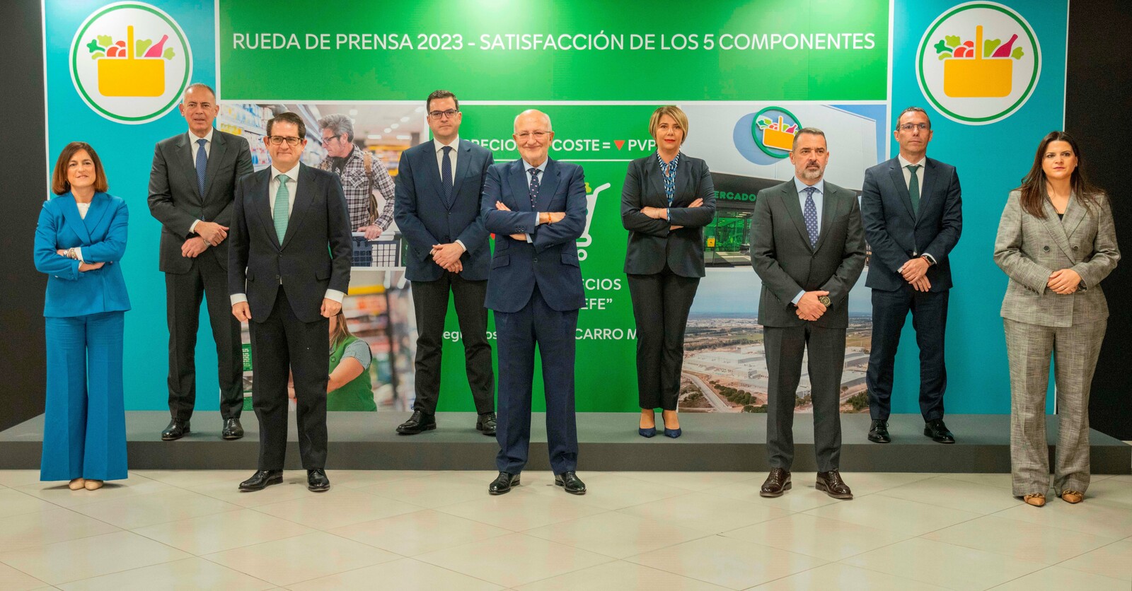 Juan Roig y miembros del Comité de Dirección de Mercadona tras la celebración de la Rueda de Prensa 2023. | L.N.C.