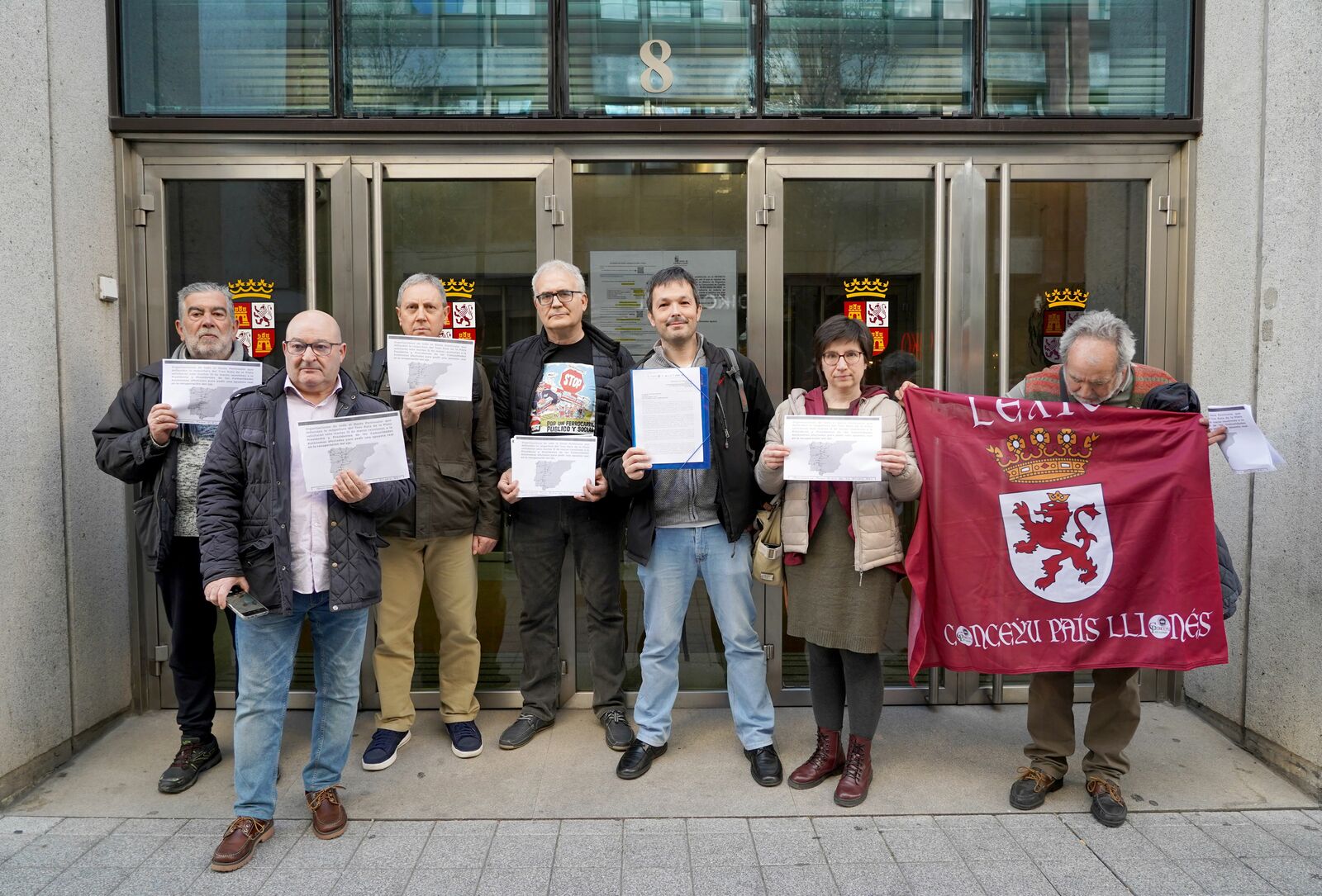 Representantes de los diferentes colectivos y plataformas implicadas en la reivindicación de la reapertura de la Ruta. | ICAL