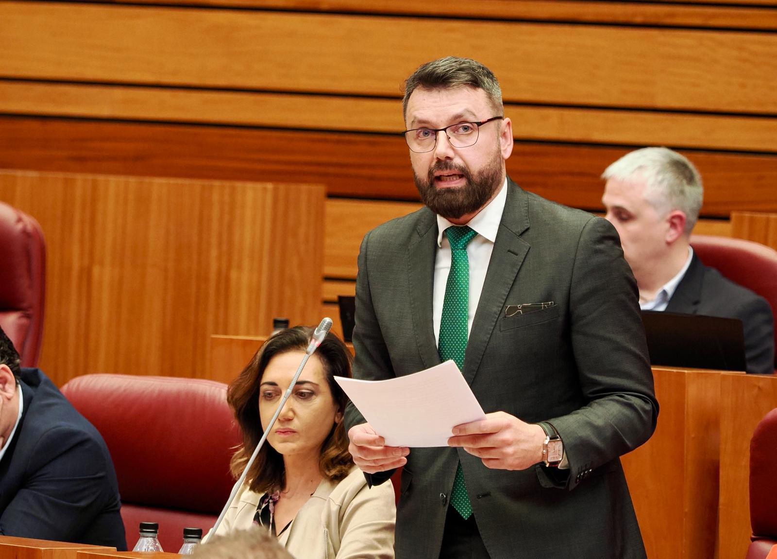 El procurador berciano de UPL, José Ramón García en una de sus intervenciones.