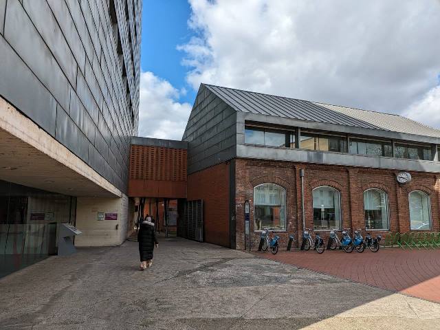 Fachada de la Escuela Infantil Dama de Arintero. | L.N.C.