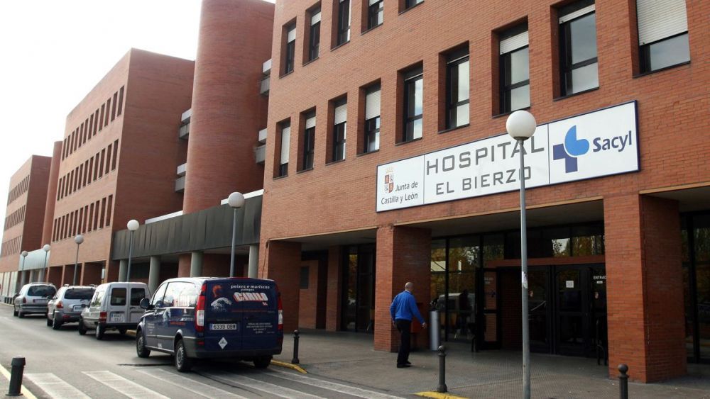 Fachada del Hospital del Bierzo. | C.S. (ICAL)