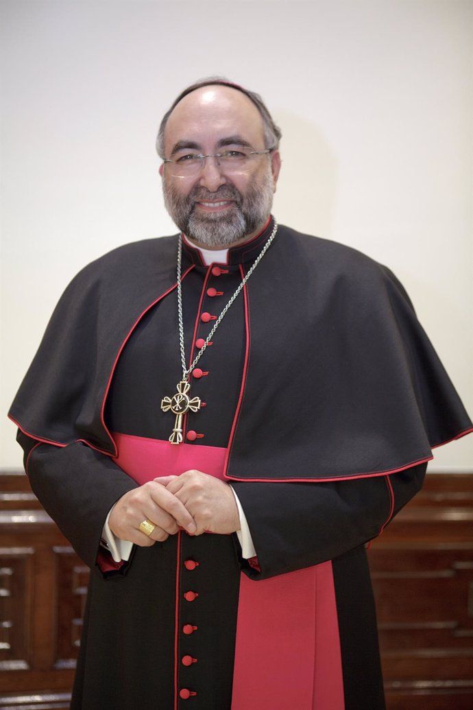 El arzobispo de Oviedo, Jesús Sanz, pregonero de la Semana Santa. | Europa Press