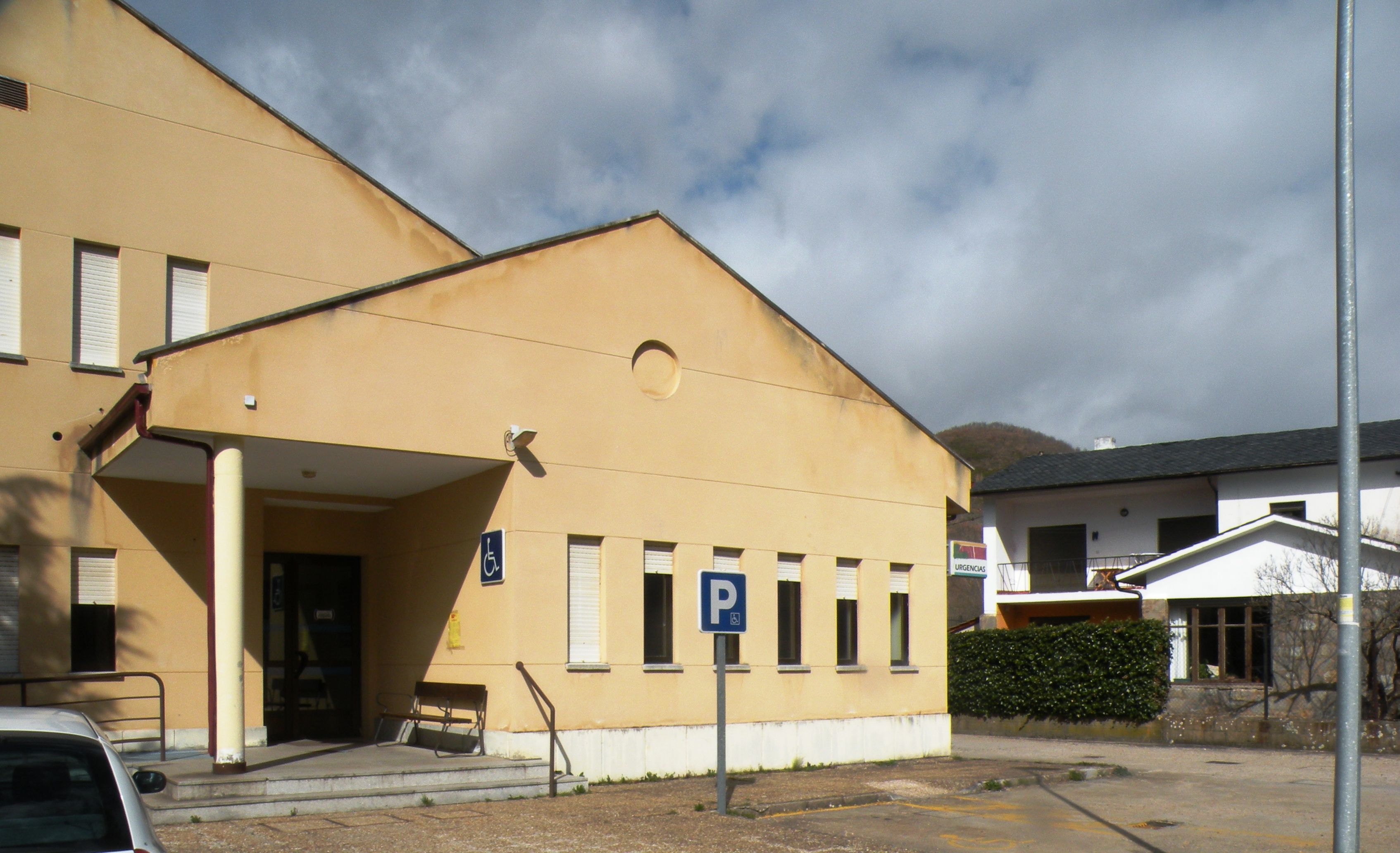 Imagen de archivo del Centro de Salud de Matallana de Torío. | E. Niño