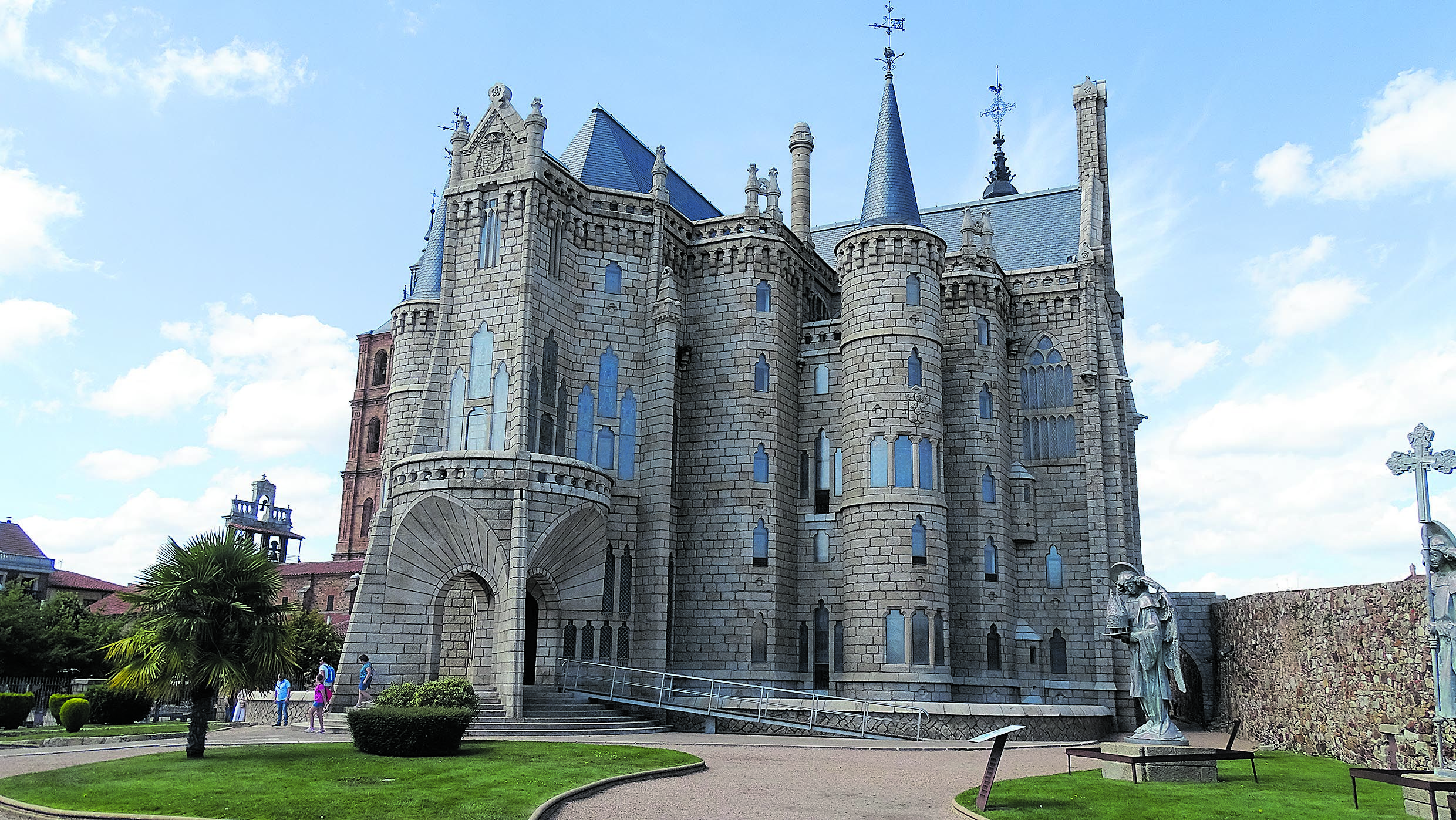 Una imagen del Palacio Episcopal de Astorga, monumento arquitectónico del catalán Antonio Gaudí. | L.N.C.