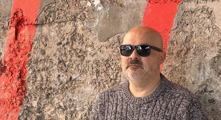 El autor de 'Literatura barata', Alejandro Cuevas. | FERNANDO DEL VAL
