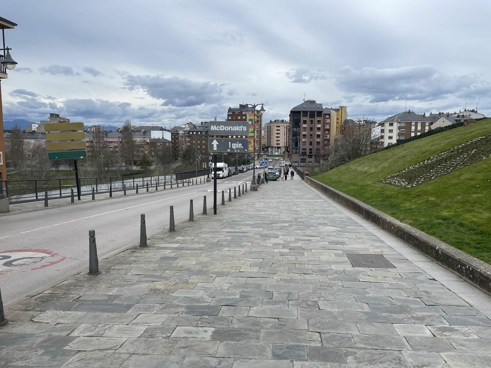 La Asociación de Vecinos del Casco Histórico apuesta por una peatonalización de la avenida del Castillo sin soterramiento. | J.F.