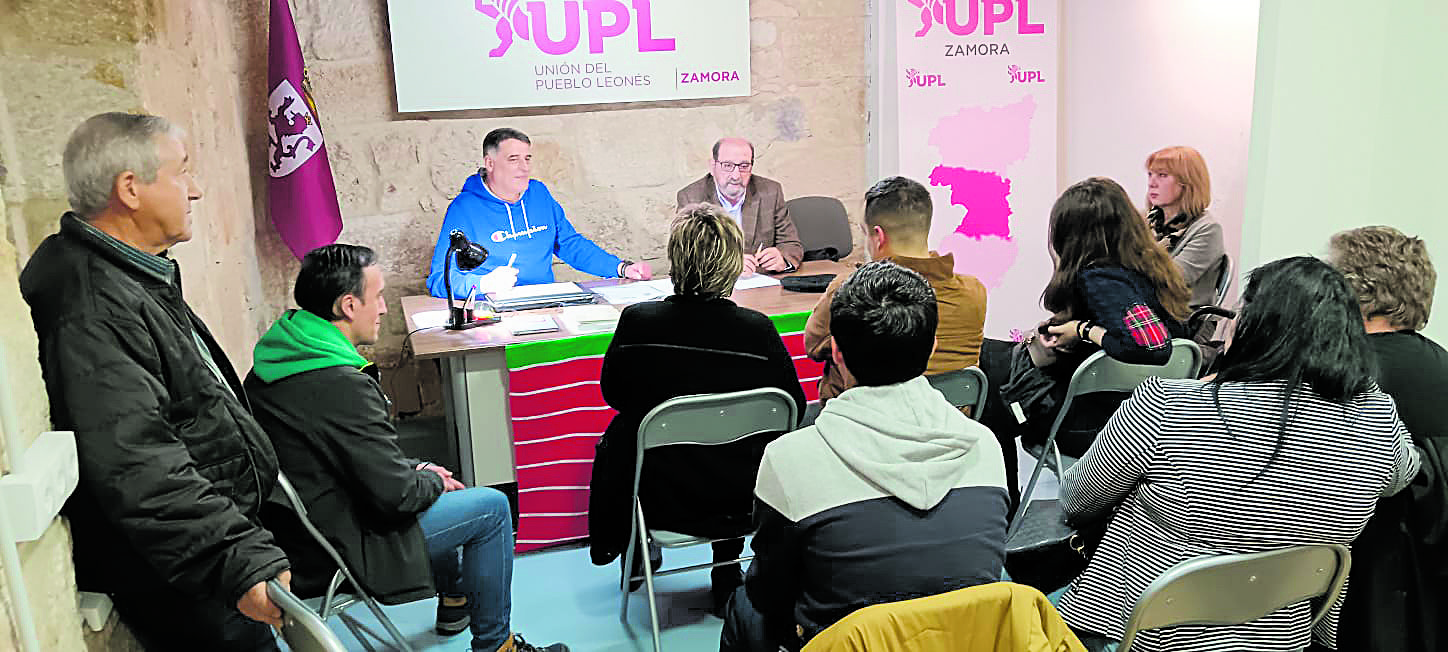 Reunión de militantes y simpatizantes en la que fue reelegido. | L.N.C.