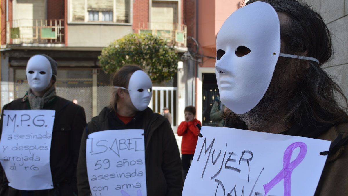 Concentración contra la violencia de género este sábado en Ponferrada. | L. N. C.