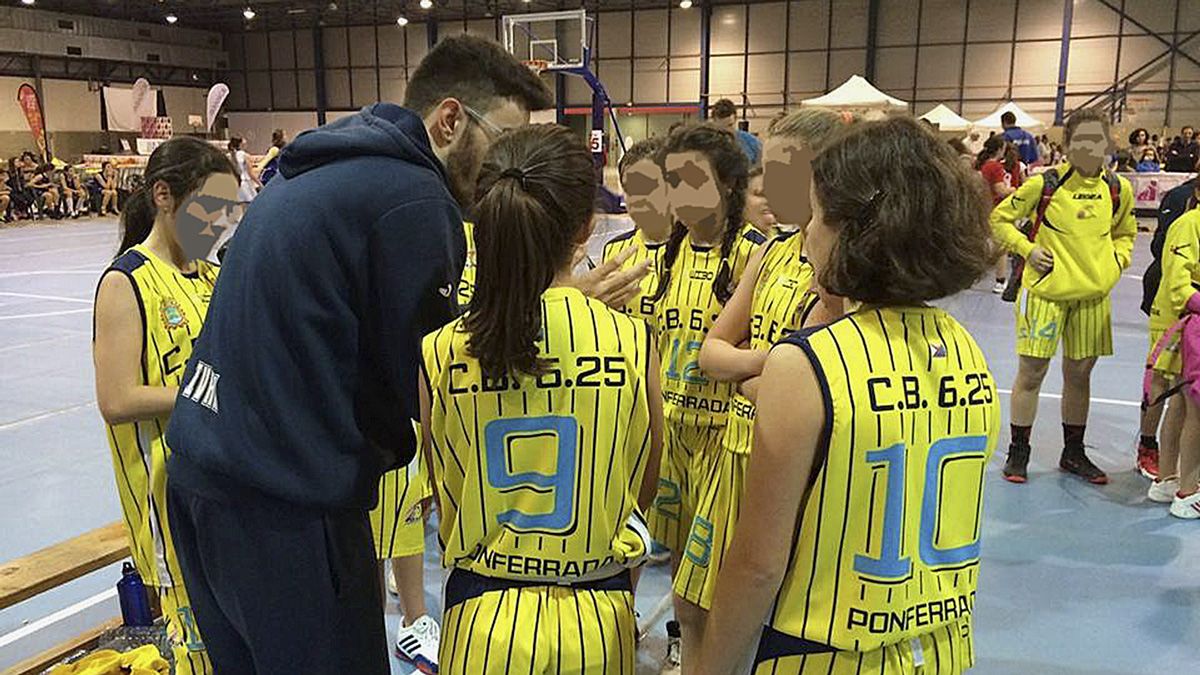 Integrantes del club 6,25 durante el torneo en Vilanova de Arousa. | CLUB 6,25