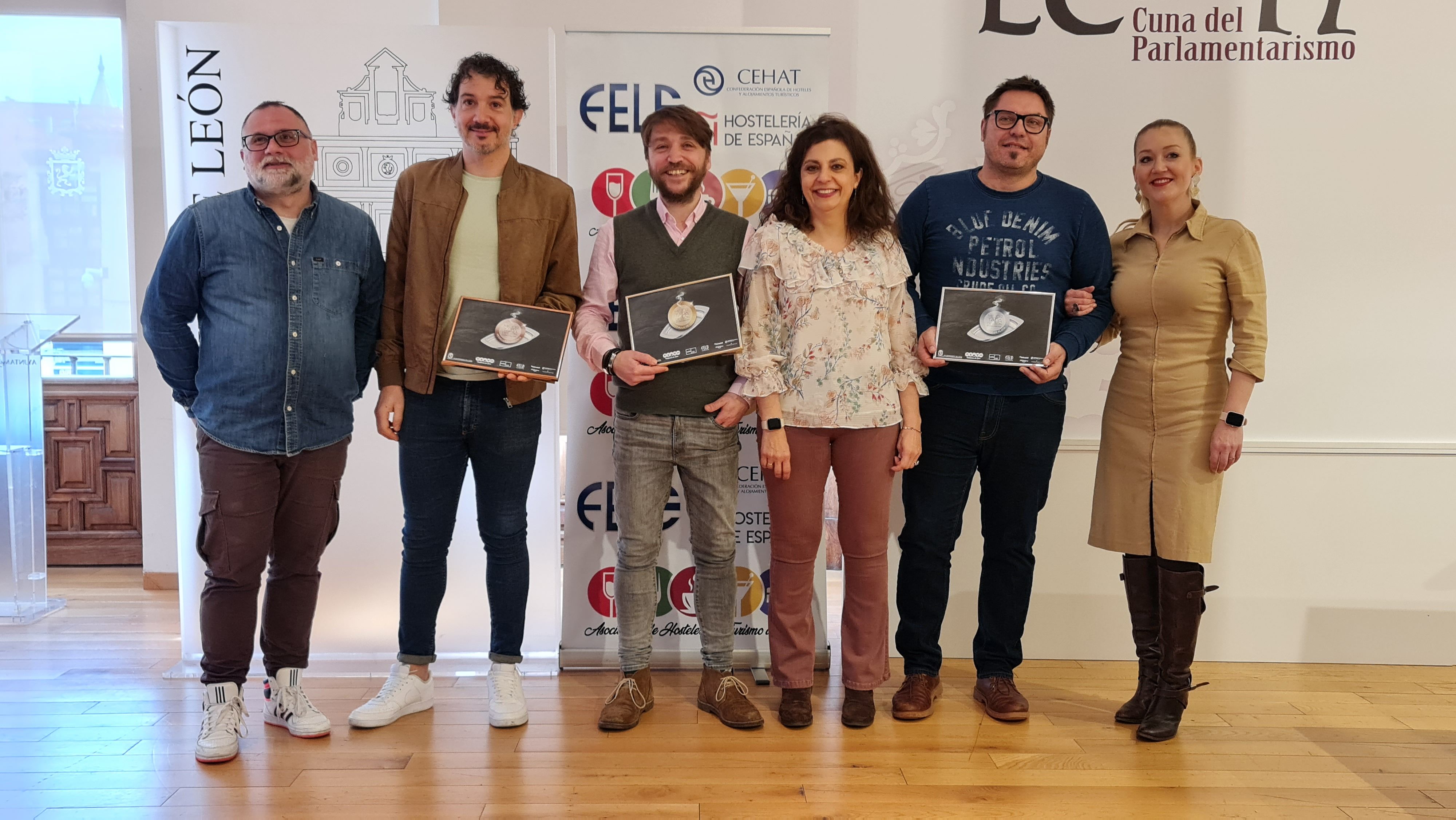 La entrega de premios ha tenido lugar en el Ayuntamiento de León. | L.N.C.