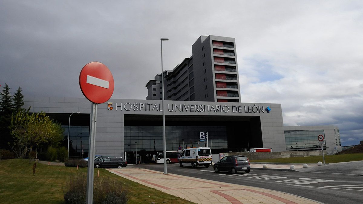 La mayoría de las plazas exteriores están reservadas para el personal sanitario.| MAURICIO PEÑA