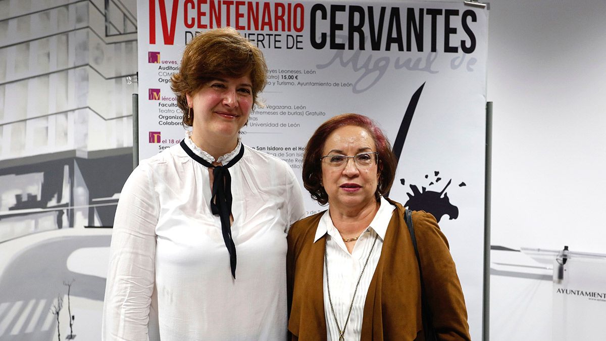 La concejala de Cultura, Patrimonio y Turismo del Ayuntamiento de León, Margarita Torres (I) y la presidenta del Centro UNESCO de Castilla y León, Isabel Cantón (D). | ICAL