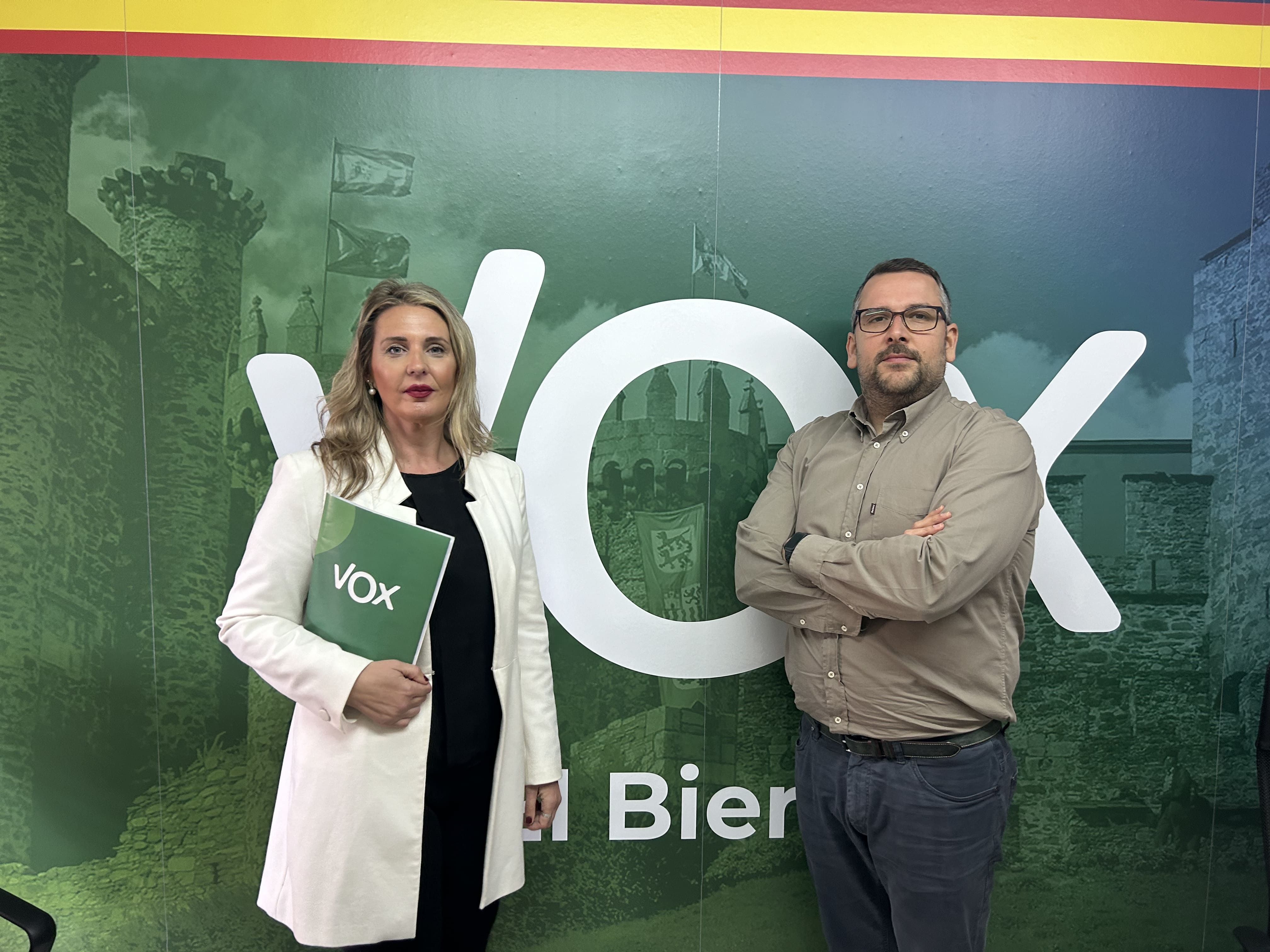 Los concejales de Vox Patricia González y Gerardo González.